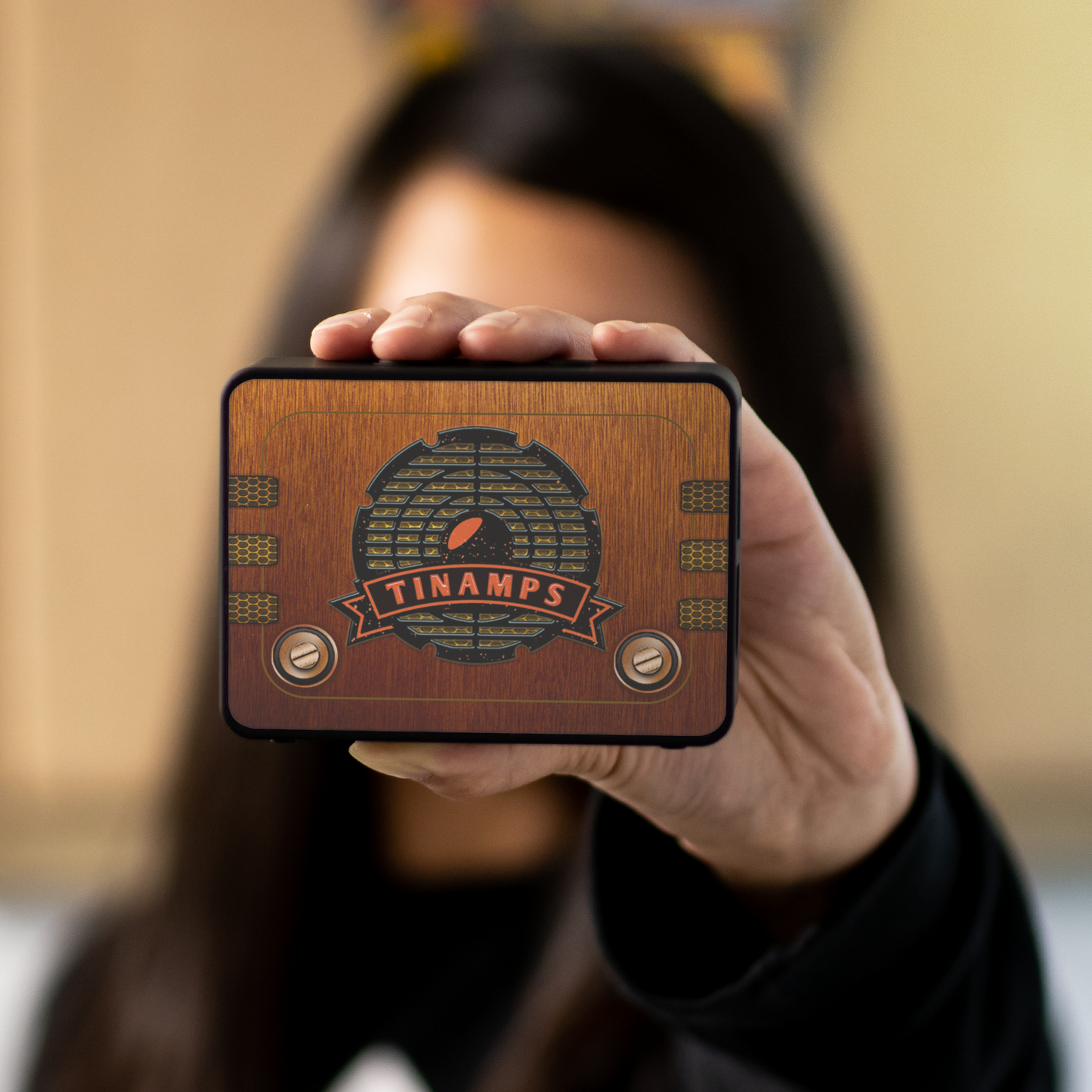 Tinamps_bluetooth_speaker_Lifestyle_02_Mockup.png_10901009